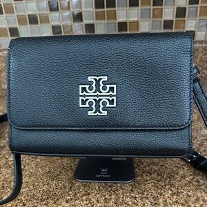 Tory Burch Britten Black Pebbled Leather Crossbody. NWOT never